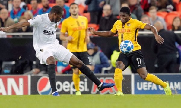 Валенсия притисна Юнайтед след победа срещу Йънг Бойс (видео)